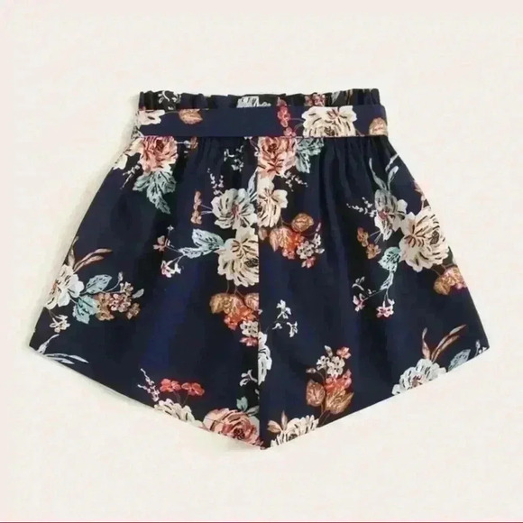 NEW Navy Floral Print Belted Shorts - Picture 2 of 7